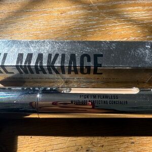 IL Makiage F*ck I’m Flawless Shade 3.5